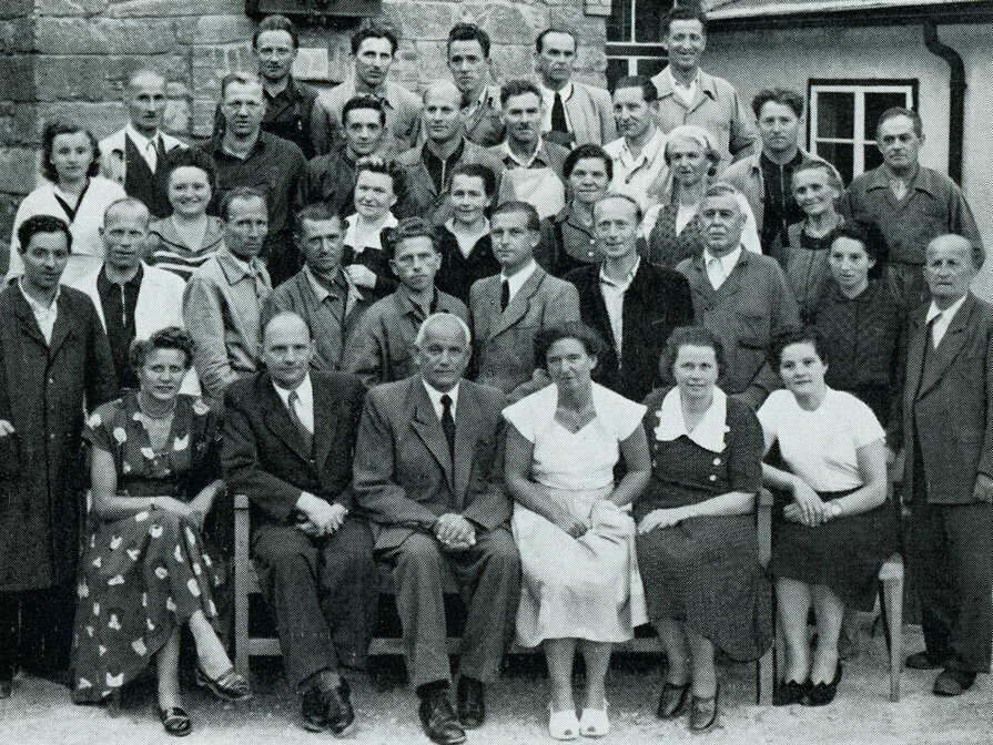 [Translate to EN:] Gruppenfoto Gerätewerk Matrei 1958