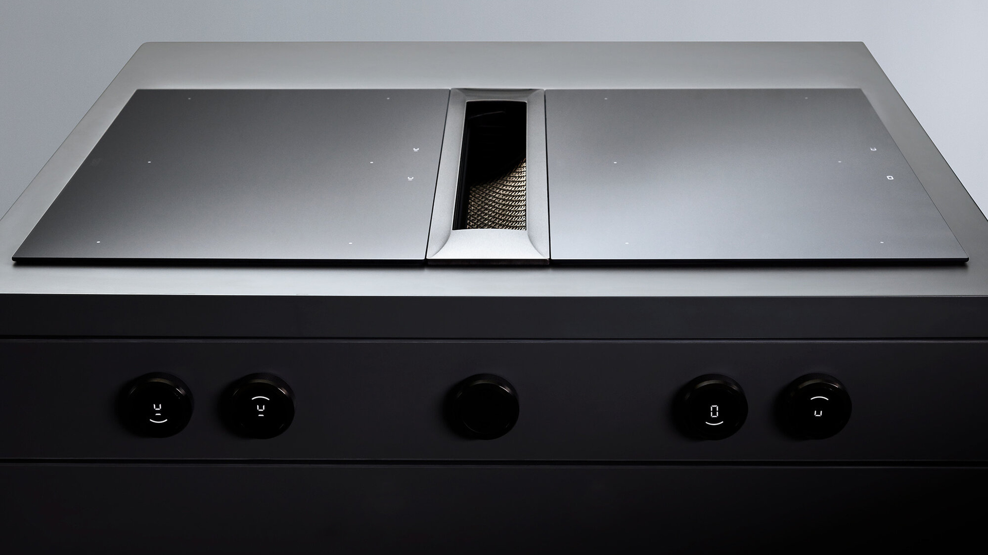 Schwarzer Abdeckrahmen für Kochfeld oder Dunstabzug