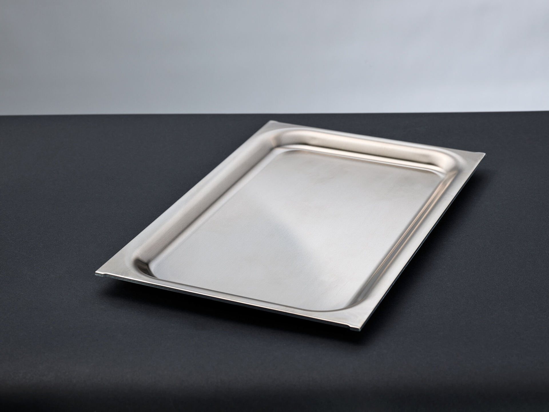 Einzelne Tepan Yaki Platte aus Edelstahl, vorbereitet für induktive Beheizung, zur Integration in modulare Kochsysteme