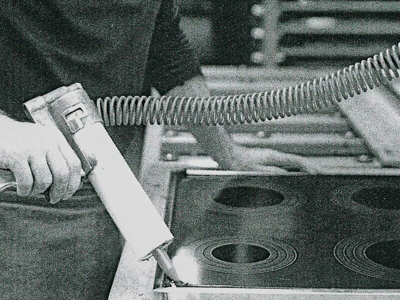 Frühes Kochfeld mit Glaskeramik als Teil der Unternehmensgeschichte